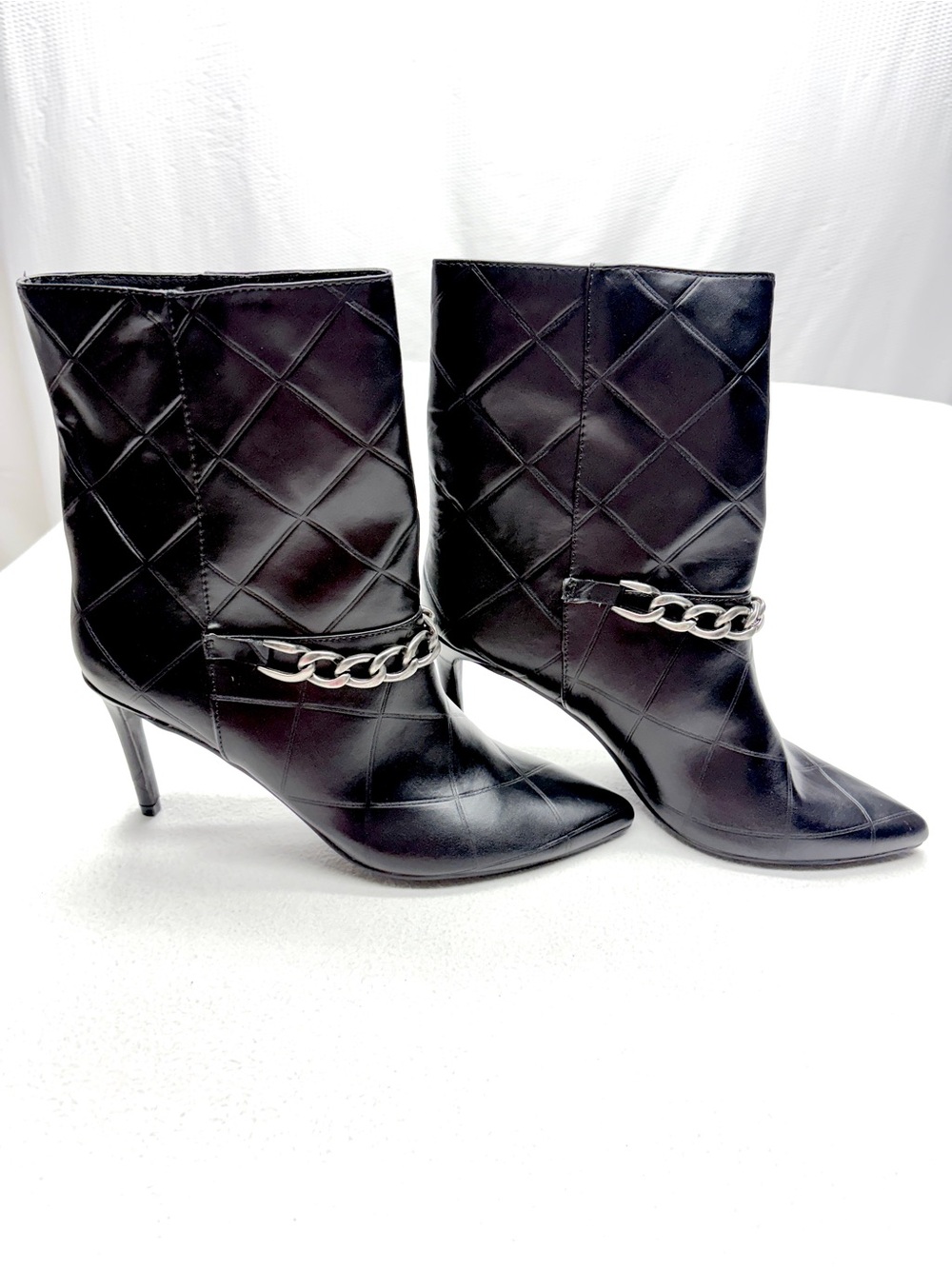 Chinese Laundry Elisha Booties Womens 9 Black Quilted Chain Stiletto NWOT